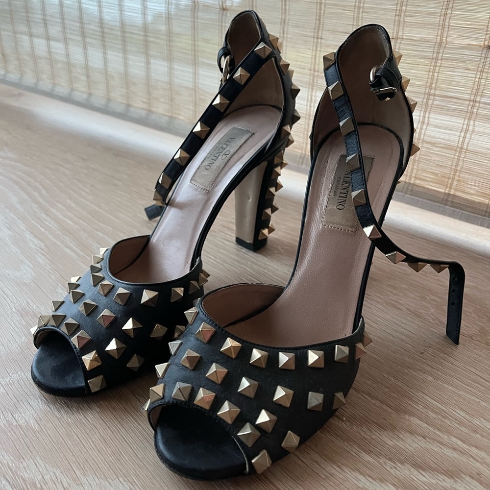 Vintage Valentino Rockstud open toe heels size 38